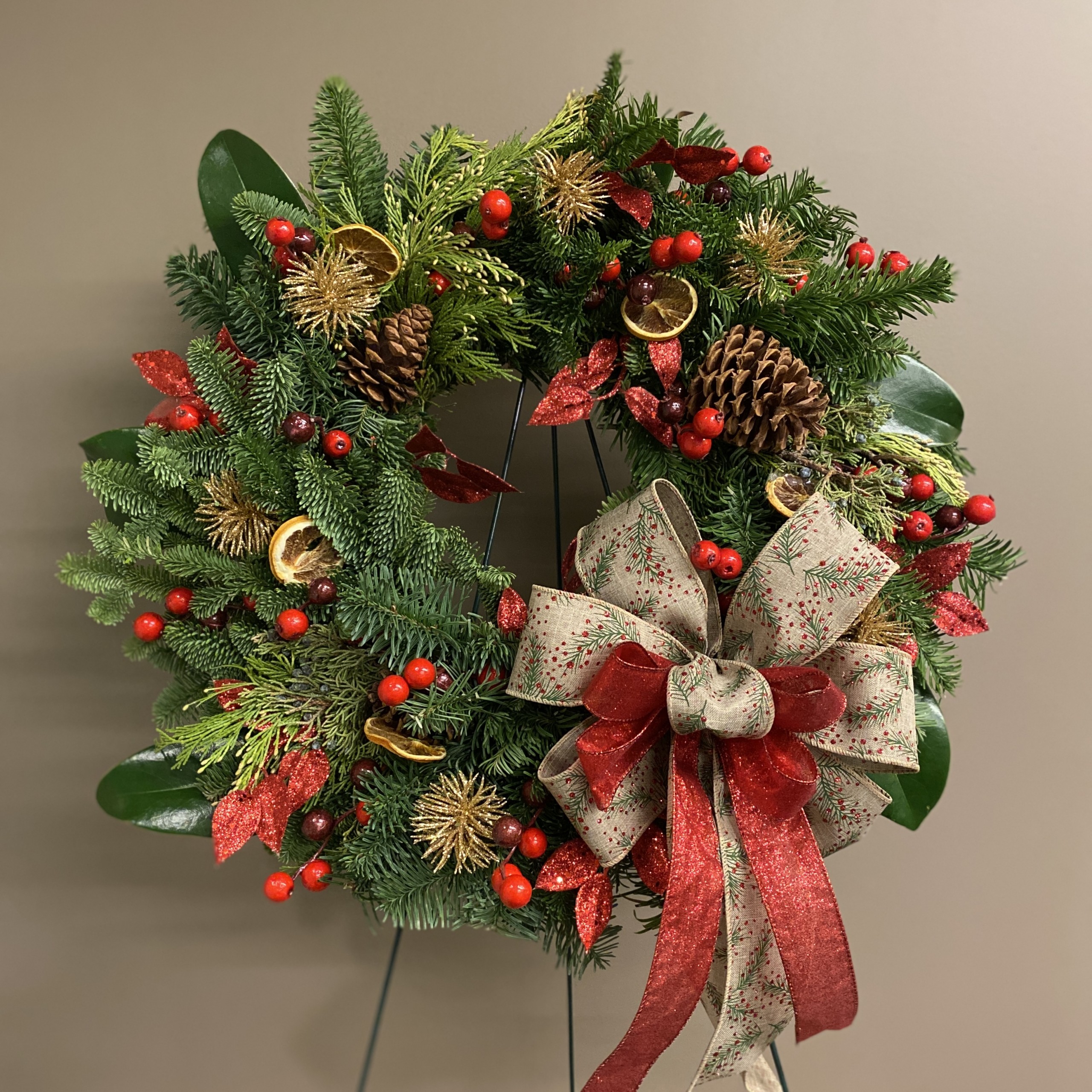 How to Make a Christmas Wreath - Gardening