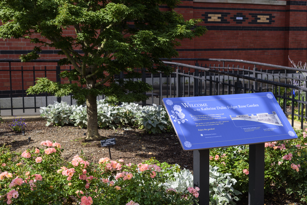 Welcome panel in the Kathrine Dulin Folger Rose Garden