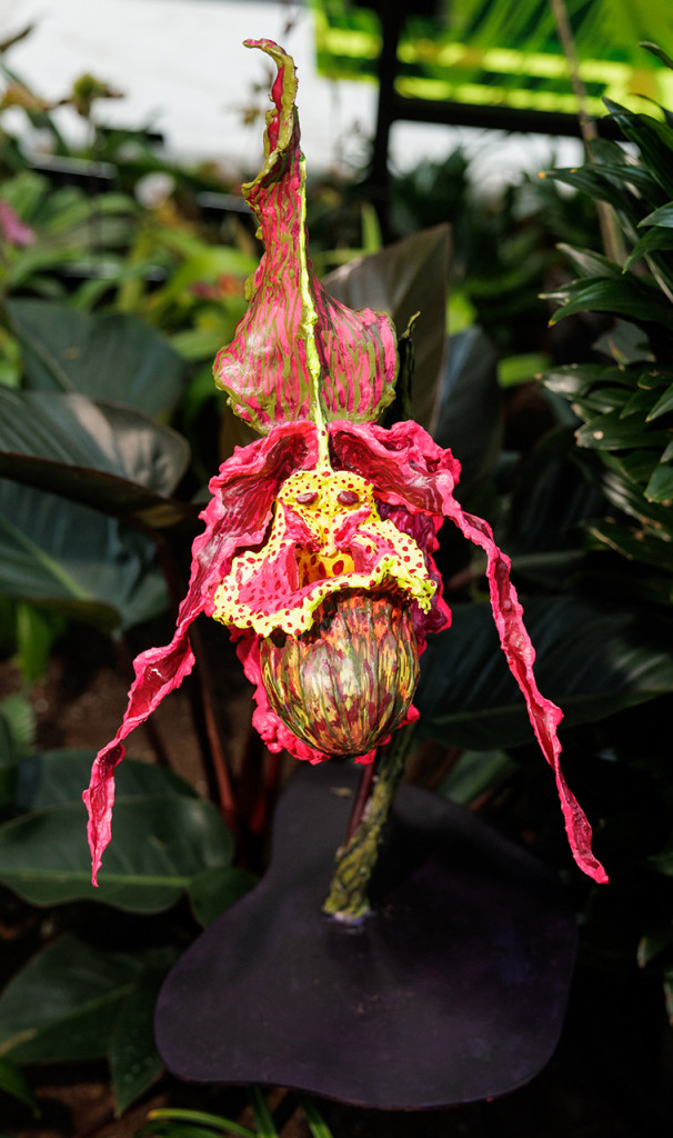 Orchid sculpture of Phragmepedium by Phaan Howng