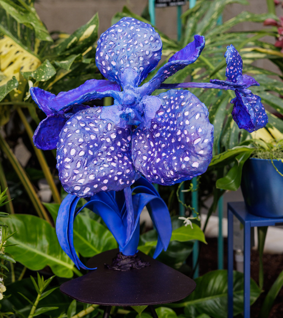 Orchid sculpture of Vanda by Phaan Howng