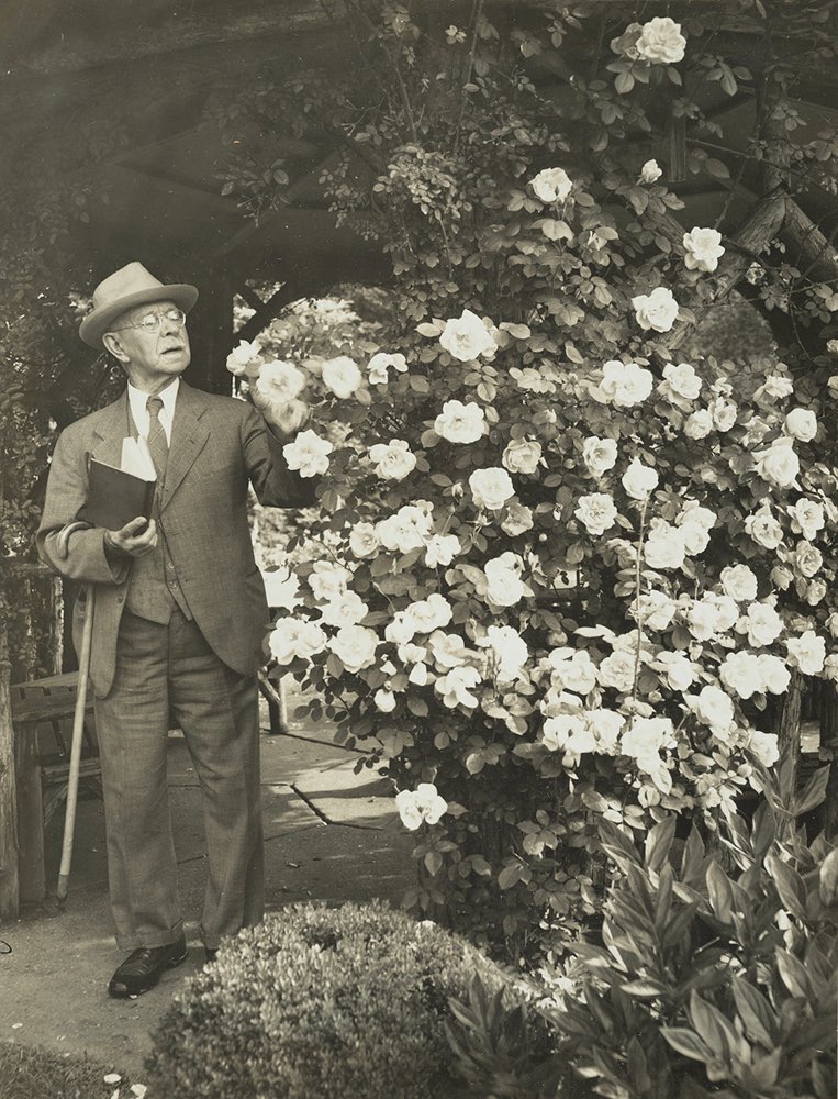 Breeze Hill house and gazebo, April 1912. Smithsonian Institution, Archives of American Gardens, J. Horace McFarland Collection.