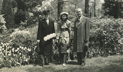 Emil and Rose Hess, Nancy Hess and Jean Hess in the Quanah Garden