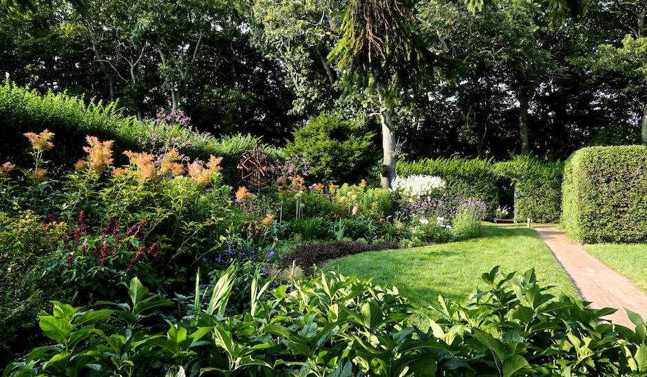 Bridge Gardens in summer bloom